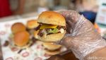 Seru! Aldi Taher Ajak Menekraf Teuku Harsya Keliling Festival Burger Sedunia