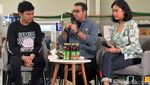 Seru! Aldi Taher Ajak Menekraf Teuku Harsya Keliling Festival Burger Sedunia