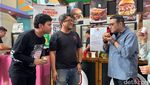 Seru! Aldi Taher Ajak Menekraf Teuku Harsya Keliling Festival Burger Sedunia