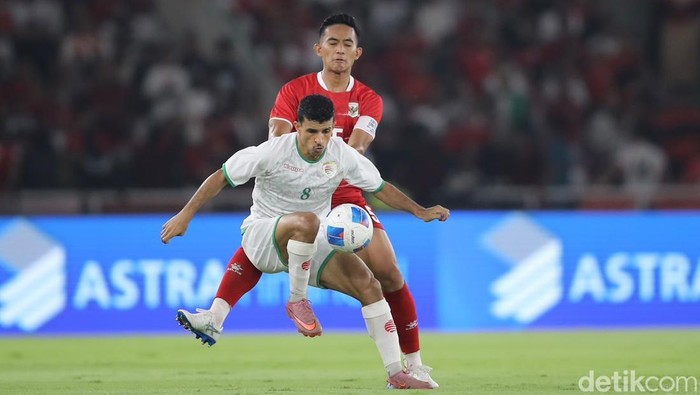 Indonesia menghadapi Oman dalam laga FIFA Matchday di Stadion Utama Gelora Bung Karno, Jumat (5/6/2026) malam WIB. Timnas Indonesia memimpin 2-0 atas Oman saat turun minum. Keunggulan itu berkat gol Justin Hubner dan Ole Romeny, juga penyelamatan penalti Emil Audero.
