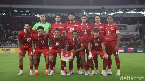 Indonesia menghadapi Oman dalam laga FIFA Matchday di Stadion Utama Gelora Bung Karno, Jumat (5/6/2026) malam WIB. Timnas Indonesia memimpin 2-0 atas Oman saat turun minum. Keunggulan itu berkat gol Justin Hubner dan Ole Romeny, juga penyelamatan penalti Emil Audero.