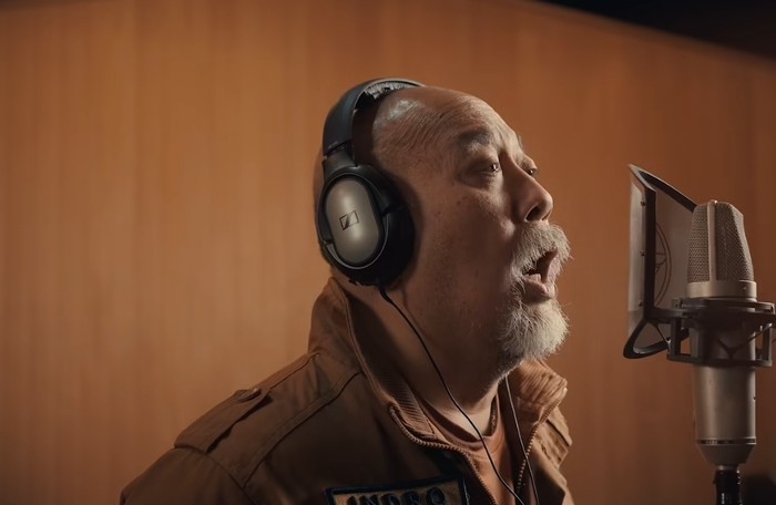 Indro Warkop nyanyikan Dan Aku Rindu.