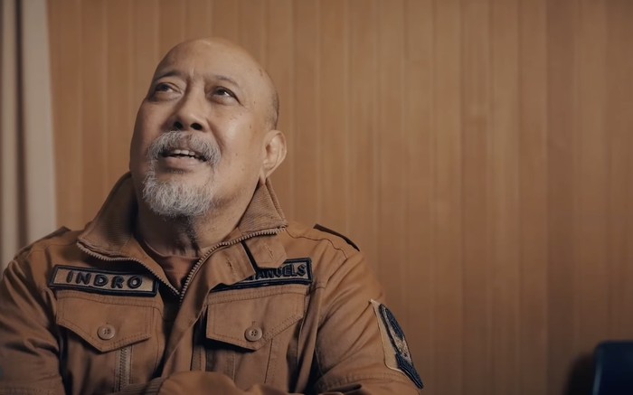Indro Warkop nyanyikan Dan Aku Rindu.