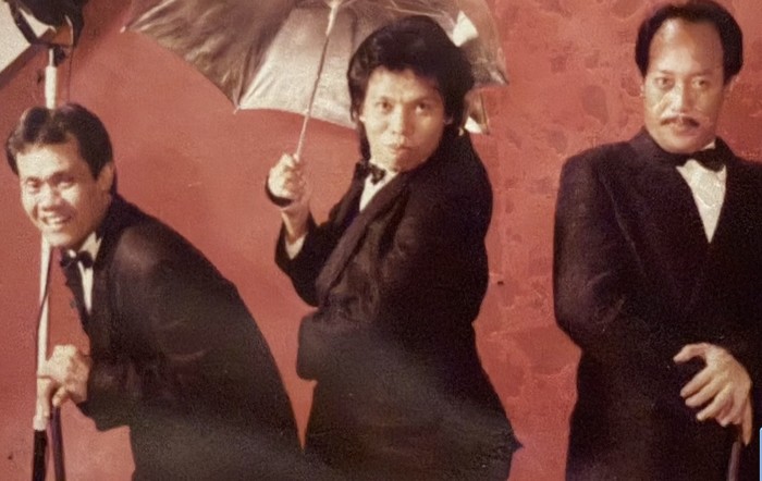 Indro Warkop nyanyikan Dan Aku Rindu.