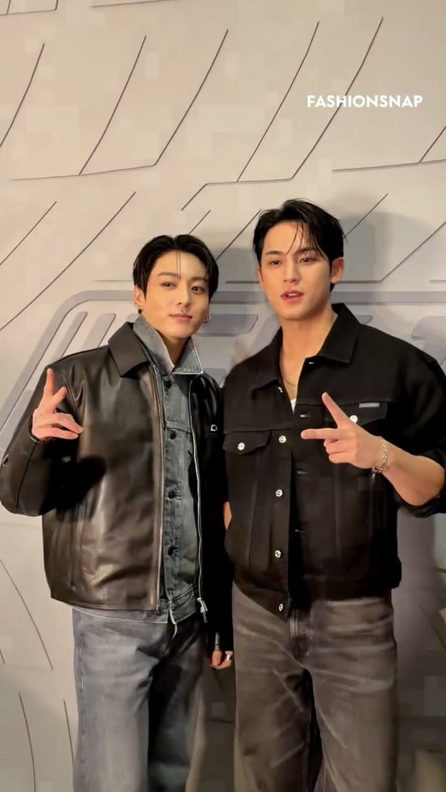 Keduanya dikenal berteman dekat dan berusia sepantaran. Bahkan kini digandeng rumah mode yang sama sebagai global brand ambassador. Foto: dok. FASHION SNAP