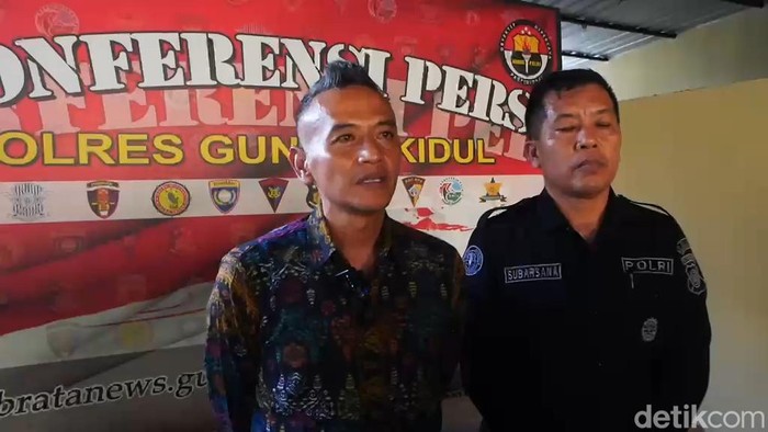 Kasat Reskrim Polres Gunungkidul, AKP Tri Hartanto (kiri) saat memberikan keterangan di Polres Gunungkidul, Jumat (5/6/2026).