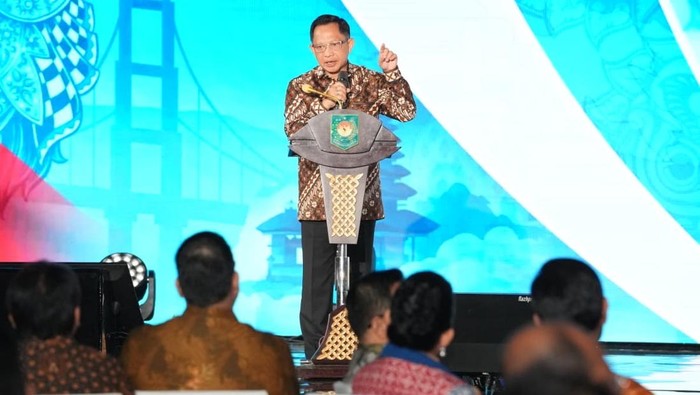 Kemendagri Beri Penghargaan Pemda Berprestasi Regional Jawa-Bali