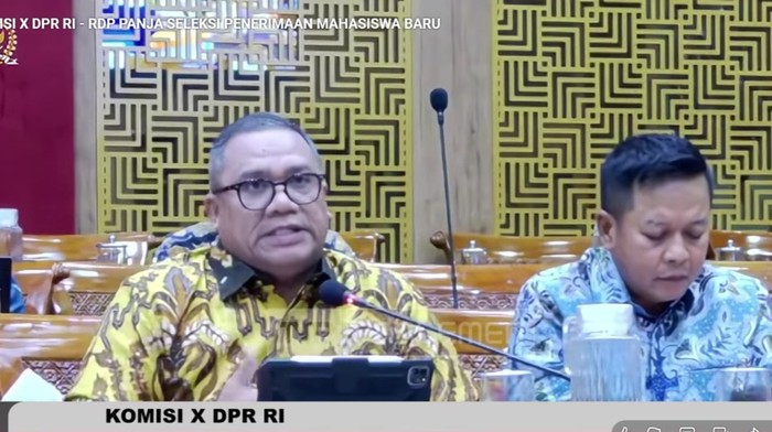 Ketua Umum Tim Penanggung Jawab SNPMB 2026 Prof Dr Ir Eduart Wolok dalam Rapat Dengar Pendapat Panitia Kerja (RDP Panja) Seleksi Penerimaan Mahasiswa Baru yang disiarkan melalui YouTube TVR Parlemen (4/6/2026)