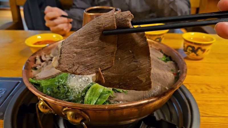 Liburan Berujung Dirawat! Pria Ini Diduga Keracunan Hotpot Daging Sapi Liburan Berujung Dirawat! Pria Ini Diduga Keracunan Hotpot Daging Sapi