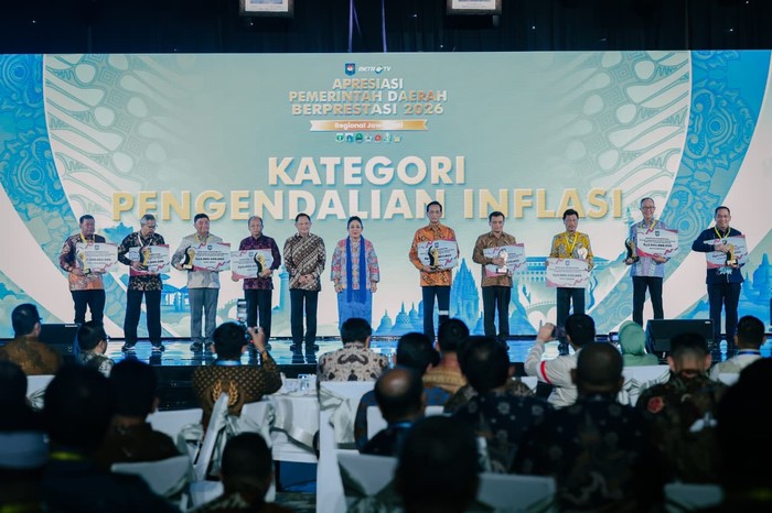 Pemprov Jateng menerima penghargaan sebagai salah satu pemerintah daerah (pemda) berprestasi untuk kategori Pengendalian Inflasi Terbaik.