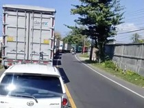 Macet Horor 6 Km, Truk Antre 11 Jam Masuk Pelabuhan Ketapang Banyuwangi