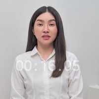 Gaya Simpel Sarwendah Minta Maaf Karena Berkata Kasar, Pakai Kemeja Putih