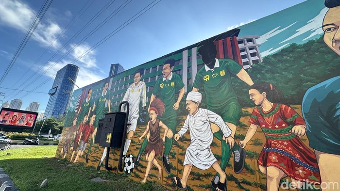 Sosok Misterius di Mural HUT ke-99 Persebaya