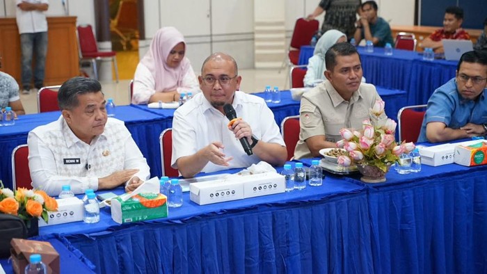 Wakil Ketua Komisi VI DPR RI Andre Rosiade rapat koordinasi bersama Balai Pelaksanaan Jalan Nasional (BPJN) Sumatera Barat (Sumbar) dan sejumlah kepala daerah di Kantor BPJN Sumbar, Padang Timur, Kota Padang (dok Istimewa)