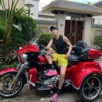 Jin Ze terakhir kali membagikan postingan Weibo pada 6 Mei 2026. Ia berbagi kebahagiaan setelah menyelesaikan syuting drama. Foto: Instagram