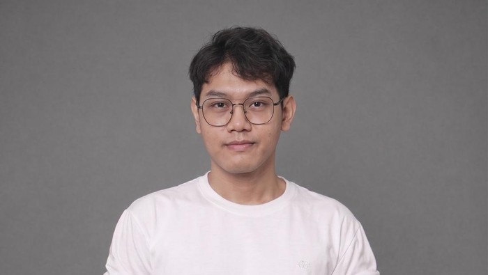 Ali An Nuur, Mahasiswa Universitas Mataram menciptakan Nuramma, aplikasi AI penghafal Al-Qur’an yang membawanya menang kompetisi Apple 2026.