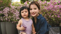 Anggi Marito tak menampik begitu bahagia setelah mempunyai anak perempuan bernama Gemma Felicya. Aku perhatiin dari makanannya, lingkungannya, dan susunya. Aku yang penting tiga itu, ujarnya saat ditemui di Mall Kasablanka, Jakarta Selatan, kemarin. (Foto: dok Instagram anggimarito)