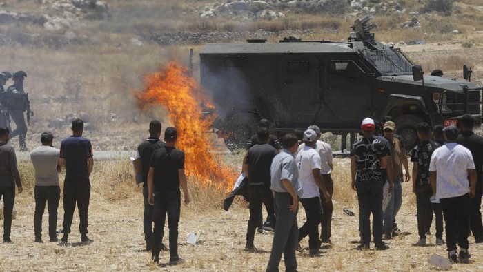 Bentrokan di Hebron, Tiga Warga Palestina Terluka