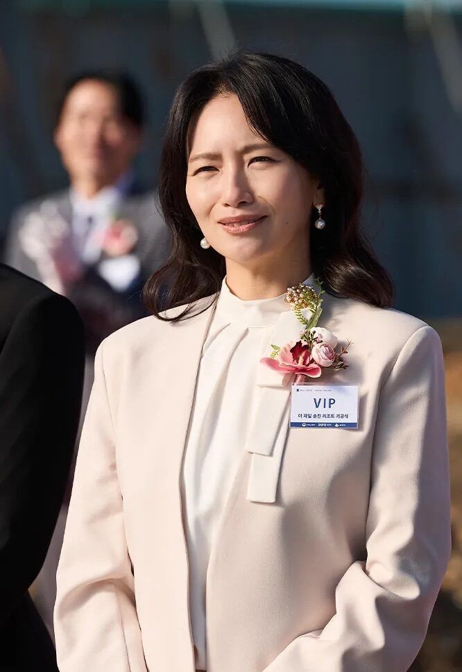 Penampilan Baek Eun Hye di drama Korea My Royal Nemesis.