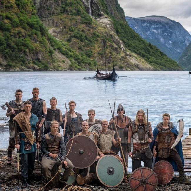 Foto Tak Biasa Timnas Norwegia: Haaland Cs Gagah Berdandan ala Viking
