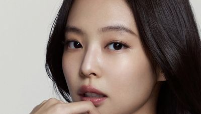 Foto: Jennie BLACKPINK Cetak Sejarah Jadi Brand Ambassador, Pamer Kulit Sehat