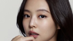 Foto: Jennie BLACKPINK Cetak Sejarah Jadi Brand Ambassador, Pamer Kulit Sehat