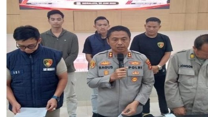 Kapolres Ogan Ilir AKBP Bagus Suryo Wibowo saat merilis kasus begal
