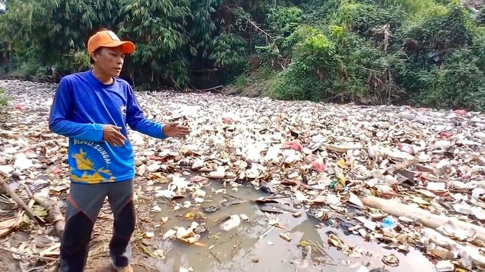 Ketua Komunitas Peduli Sungai Banten, Lulu Jamaludin.