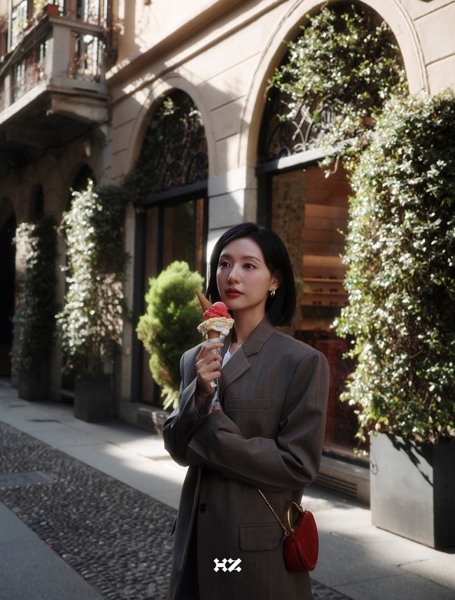 Penggemar dapat menantikan penayangan drama Korea terbaru Kim Ji Won, Doctor X: Age of the White Mafia pada Oktober 2026 di SBS dan Netflix. Foto: dok. Instagram @highziumstudio