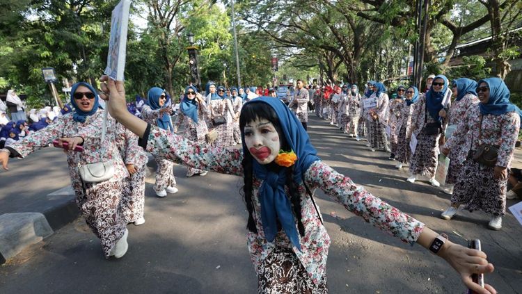 Kirab Boyong Natapraja Angkat Potensi Pertanian dan UMKM