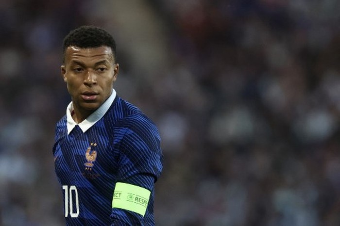 Frances forward #10 Kylian Mbappe looks on during the international friendly football match between France and Ivory Coast ahead of the 2026 FIFA World Cup football tournament at the Stade de la Beaujoire in Nantes, western France, on June 4, 2026. (Photo by FRANCK FIFE / AFP)
