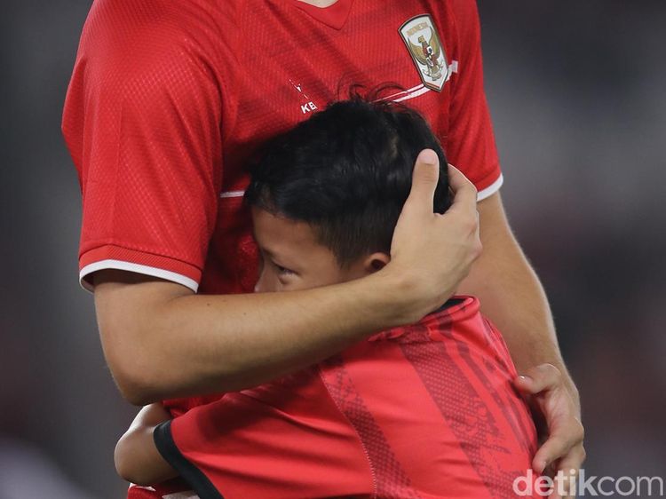 Momen Garuda Cilik Menangis-Dipeluk Nathan