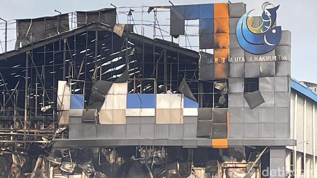 Pabrik Dua Putra di Jalan Pati - Juwana ludes terbakar, Sabtu (6/6/2026).