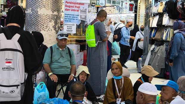 Pasar Kakiyah Makkah Jemaah haji Indonesia belanja di belanja di Pasar Kakiyah, Makkah jelang kepulangan, Sabtu (6/6/2026).