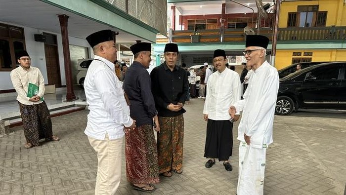 Rais Aam dan Sekjen PBNU berkunjung ke Ponpe Al Falah Ploso Kediri