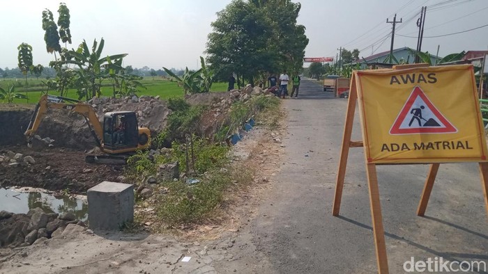 Pembangunan jembatan Kadilanggon, Kecamatan Wedi, Klaten dimulai.