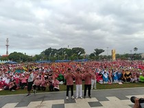 Lautan Lansia Padati Alun-Alun Jember di Peringatan HLUN 2026