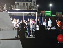 Video: Momen Evakuasi 9 ABK Kapal Kargo yang Tenggelam di Selat Singapura