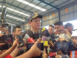 Video: Purbaya Cek Sebab Penumpukan 2.500 Kontainer di Priok