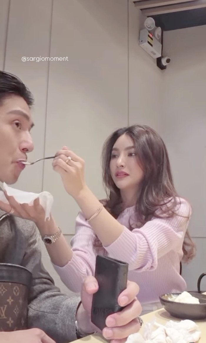 Sarwendah dan Gio Kompak Masak hingga Kulineran Bareng di Eropa