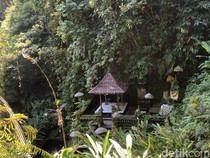 Tirta Tadah Uwuk, Hidden Gem Wisata Alam dan Religi di Klungkung