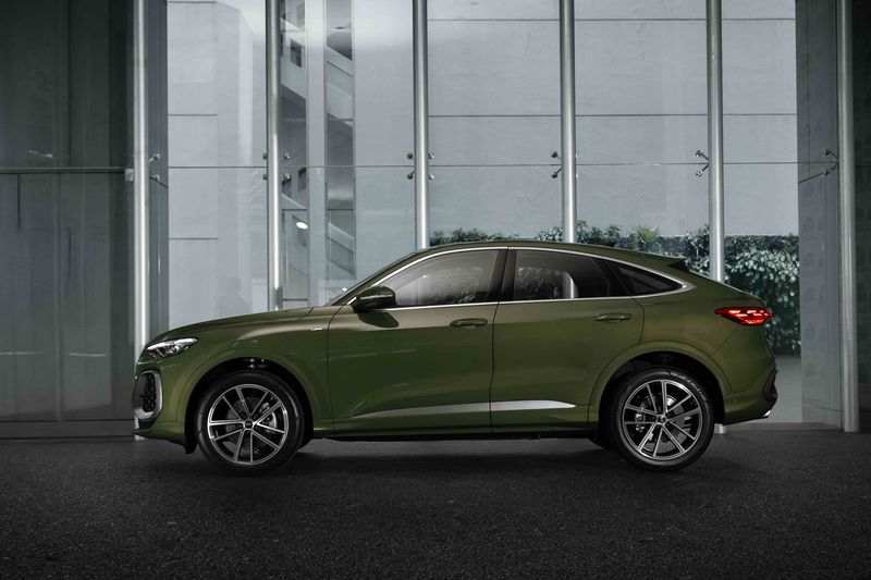 The New Audi Q5 Sportback hadir di Indonesia. The New Audi Q5 Sportback hadir di Indonesia.