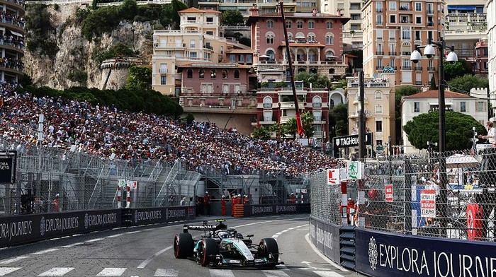 MONTE-CARLO, MONACO - JUNE 07: Andrea Kimi Antonelli of Italy driving the (12) Mercedes AMG Petronas F1 Team W17 on track during the F1 Grand Prix of Monaco at Circuit de Monaco on June 07, 2026 in Monte-Carlo, Monaco. (Photo by Mark Thompson/Getty I