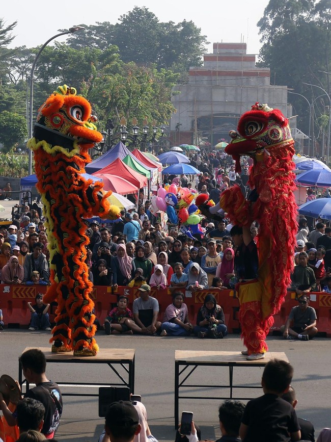 Warga Bogor Tumpah Ruah, Atraksi Liong dan Barongsai Sedot Perhatian