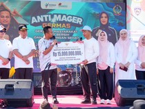 Gubernur Sulsel Serahkan Bantuan Rp 15 M untuk Infrastruktur-UMKM di Selayar