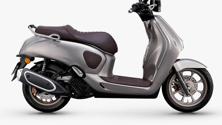 Potret Skutik Retro Terbaru Honda yang Punya Radar dan Dashcam