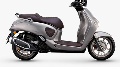 Potret Skutik Retro Terbaru Honda yang Punya Radar dan Dashcam