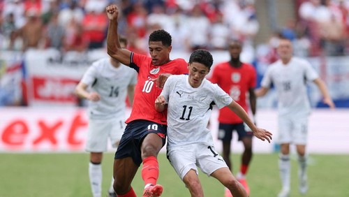 Soccer Football - International Friendly - England v New Zealand - Raymond James Stadium, Tampa, Florida, U.S. - June 6, 2026 New Zealands Elijah Just in action with Englands Jude Bellingham IMAGN IMAGES via Reuters/Nathan Ray Seebeck