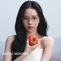 Gentle Monster hanya satu dari sekian merek yang mendapuknya sebagai brand ambassador. Karina aespa juga dilirik Prada, Chanel Beauty, Nike, hingga MLB. Foto: dok. Instagram @gentlemonster