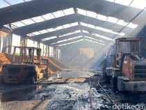 Pabrik Kayu di KIC Semarang Terbakar Pagi Ini